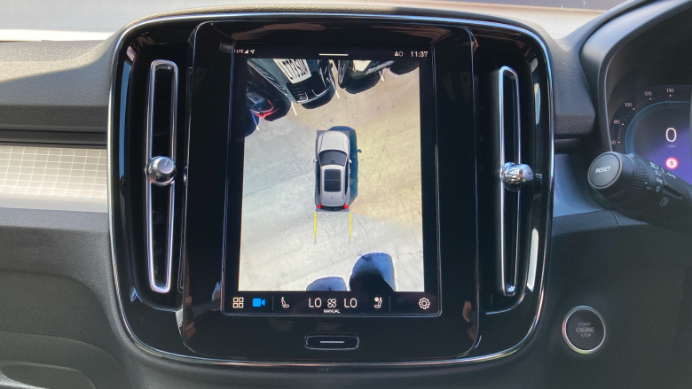 Volvo XC40 2.0 B4P Plus Dark 5dr Auto Petrol Estate